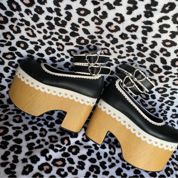 Sugarbaby Mary Jane Chunky Platforms vegan leather with heart shaped buckles! - Picture 5 of 9